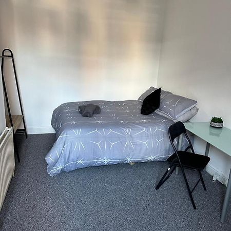 Tiye Estates Short Stay Stoke-on-Trent ภายนอก รูปภาพ